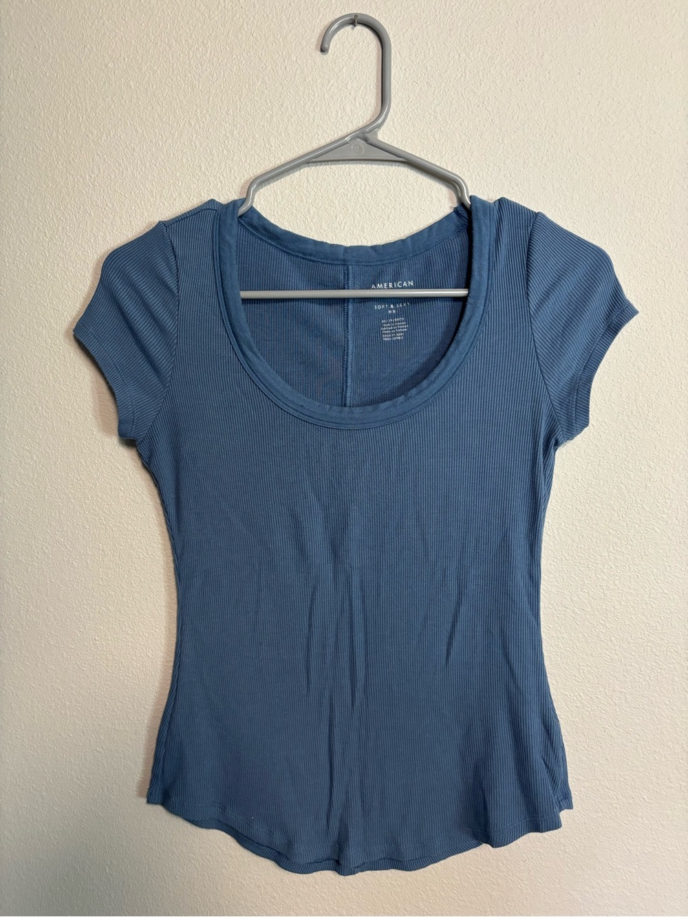 American Eagle Outfitters Dusty Blue Scoop Neck Ribbed Short Sleeve Tee